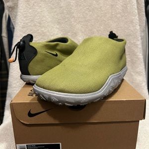 Nike ACG Mock men’s size 11!! brand new in the box!!!